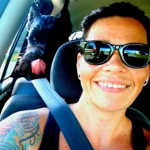 Meet your Posher, Crystal